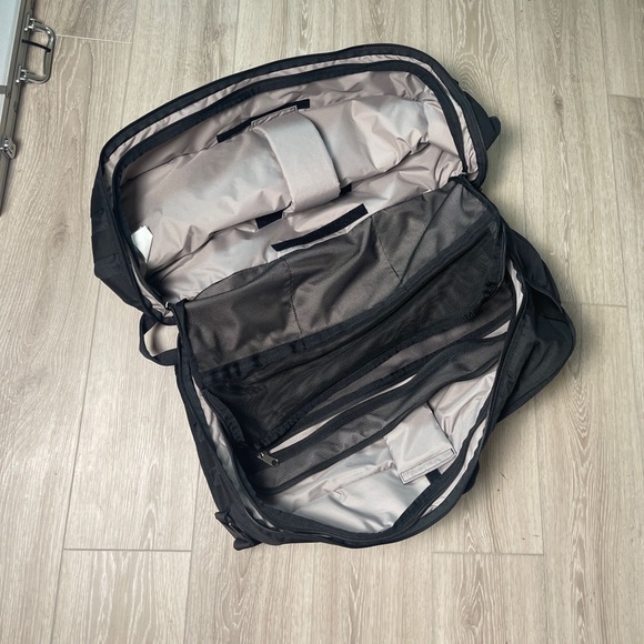 Nike Duffle Bag - Picture 5 of 5